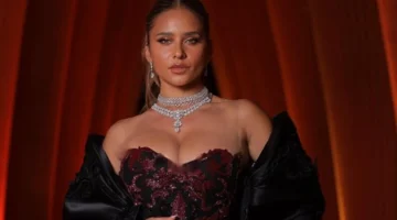 نيللي كريم تتألق بأناقة في الجونة وتحصد جائزة فنية مع عرض “هابي بيرث داي”